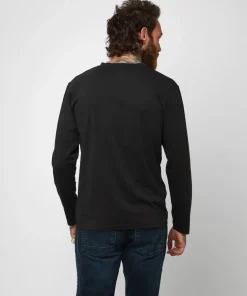Distinctive Henley